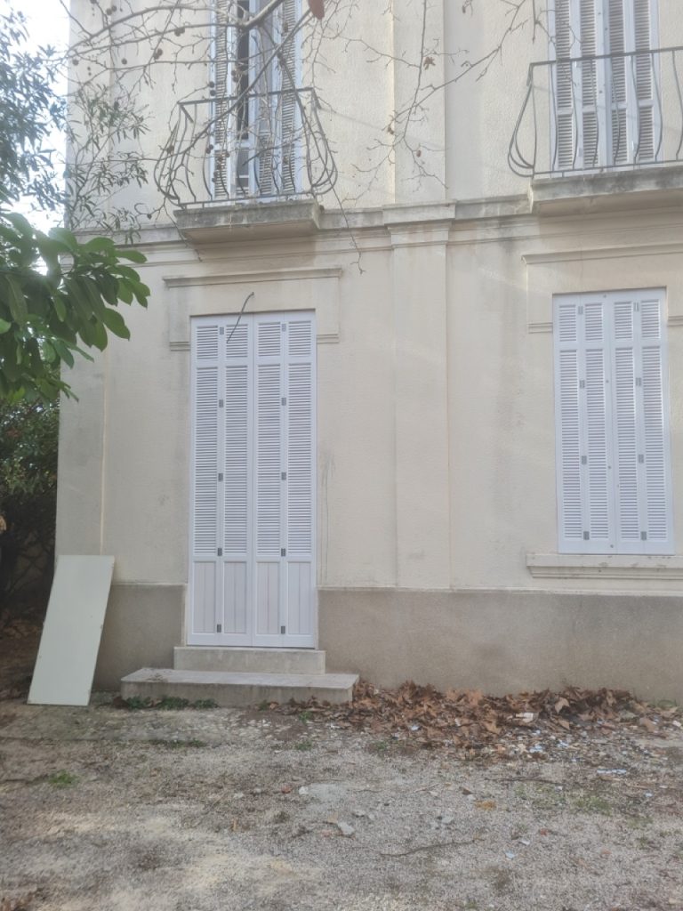 Persiennes bois sur mesure – Alphabois Aix-en-Provence