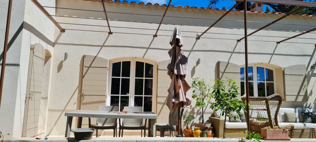 Atelier de fabrication de menuiseries bois – Alphabois Puyricard