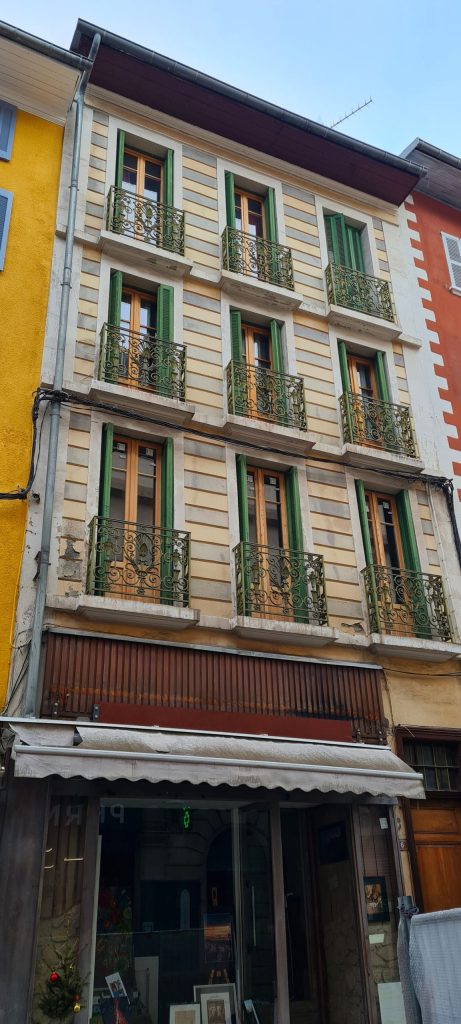 Fenêtres bois et persiennes, rénovation copropriété – Alphabois Aix-en-Provence